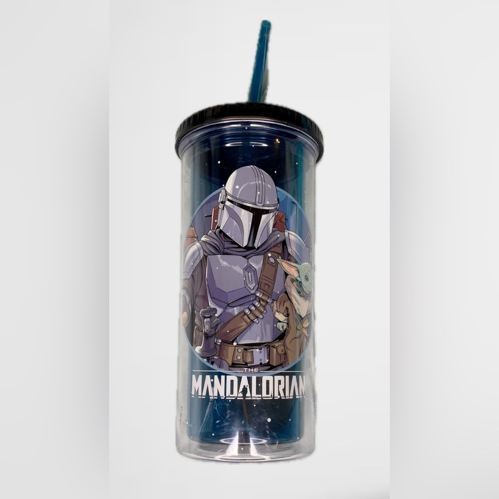 Star Wars mandalorian baby yoda water bottle cup with straw NEW with seal.